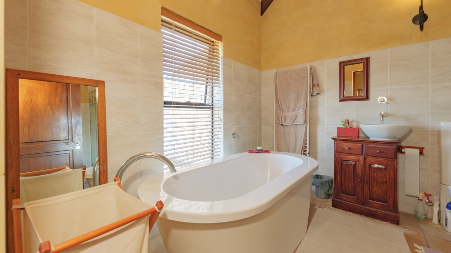 5 Bedroom Property for Sale in Agulhas Western Cape